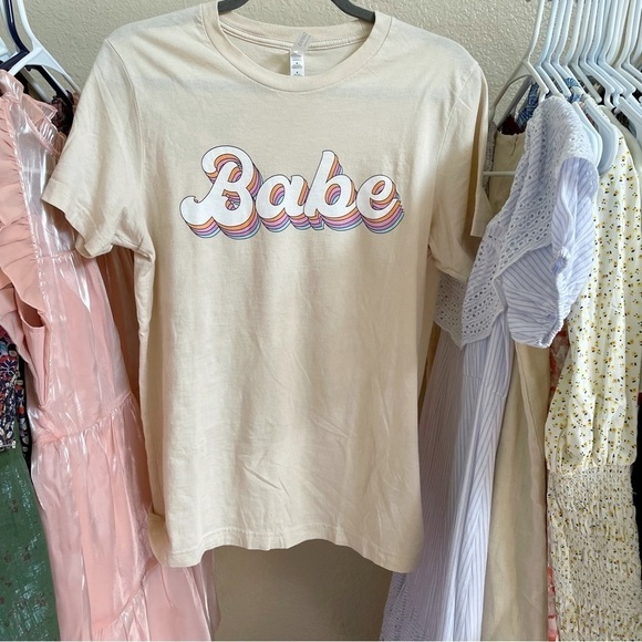 Babe graphic t-shirt yellow pastel color shirt sleeve - Picture 2 of 5